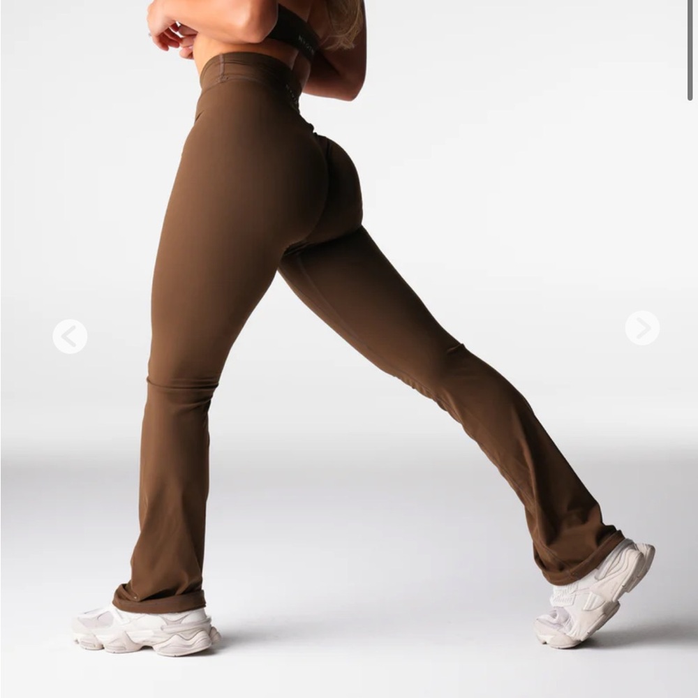 NVGTN Elm Effortless Flare Leggings